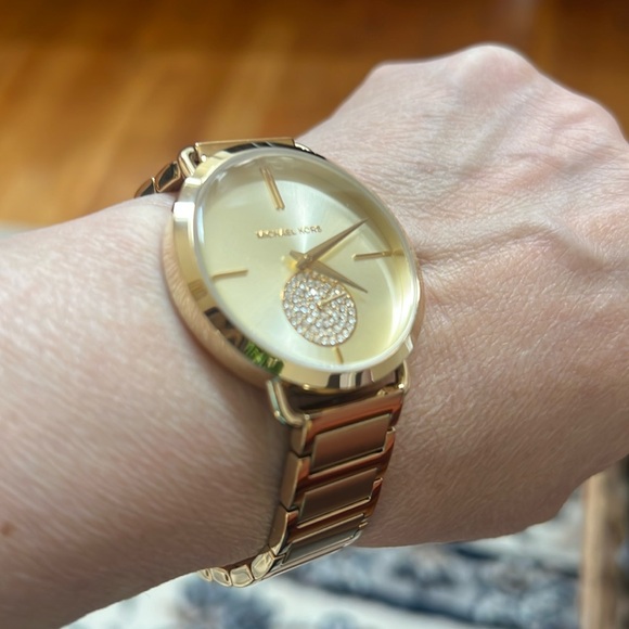 MICHAEL KORS WATCH AUTHENTIC GOLD NEW BATTERY - Picture 6 of 9
